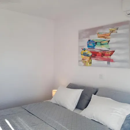 3 Bedroom Nice Apartment In Maslenica *
