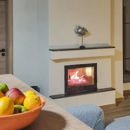 3 Bedroom Nice Apartment In Maslenica
